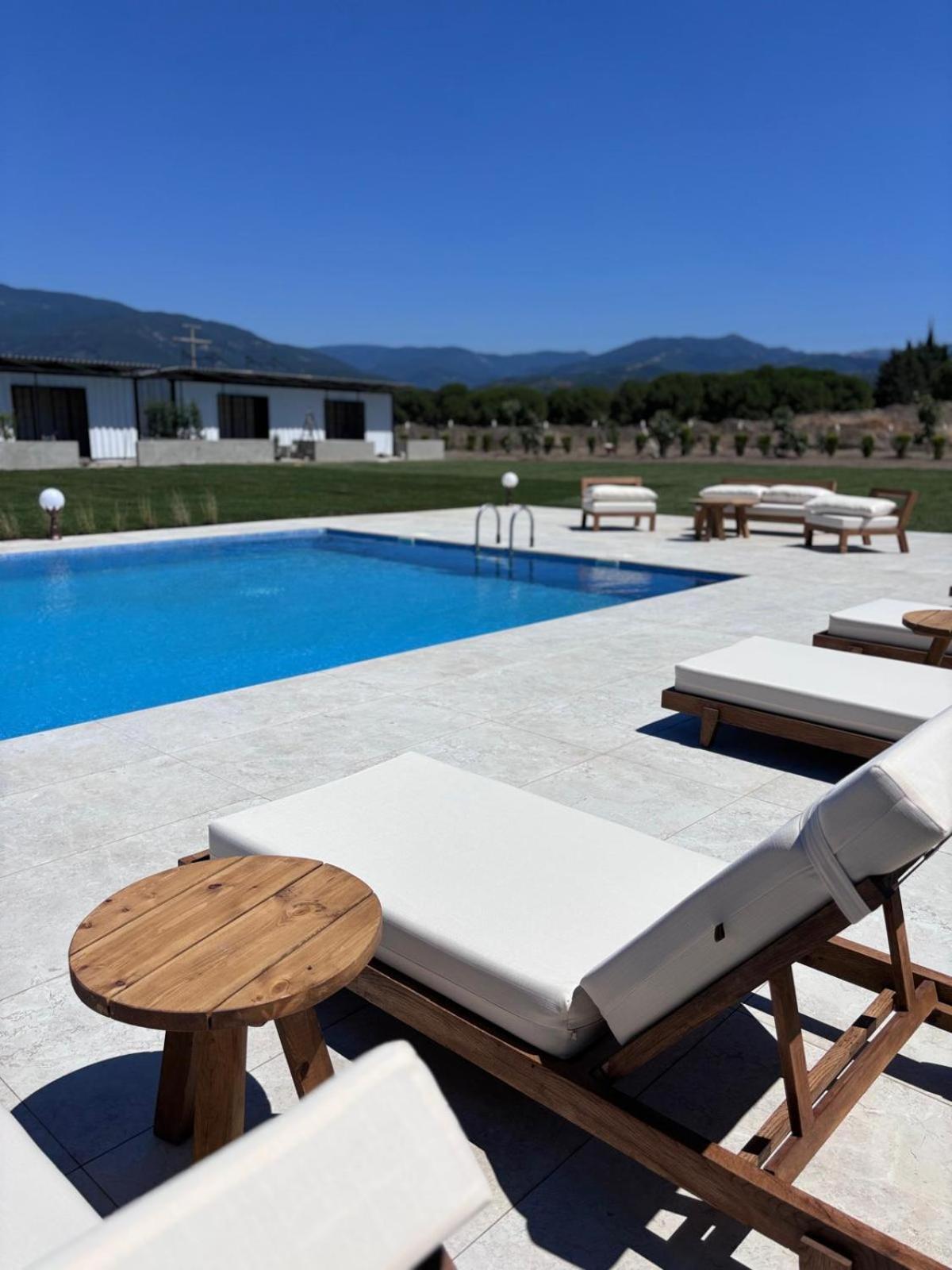 Casa Mora Aparthotel Edremit  Exterior photo
